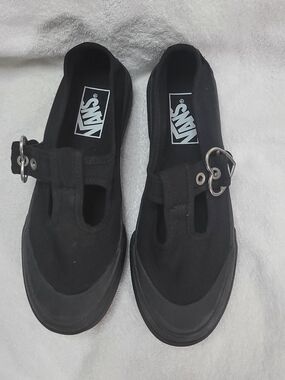 ​NWOT Vans Classic Canvas Low Top Sneakers - Size 6